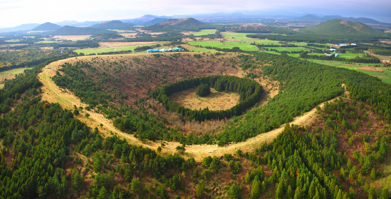 How to Explore Jeju’s Volcanic Oreums by Bus and Car