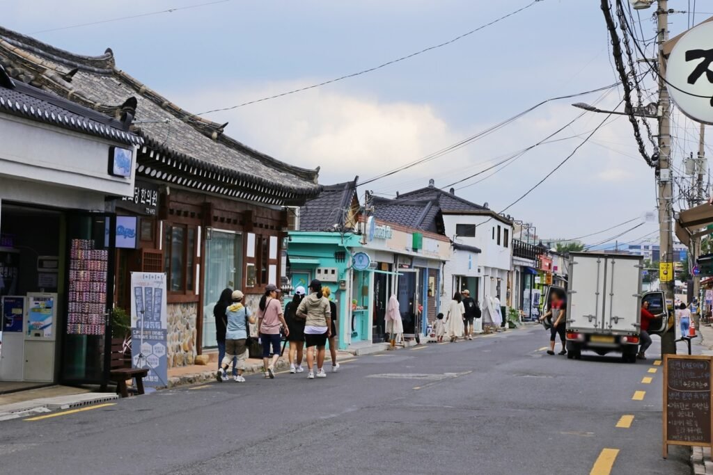 Hwangridan-gil scenery