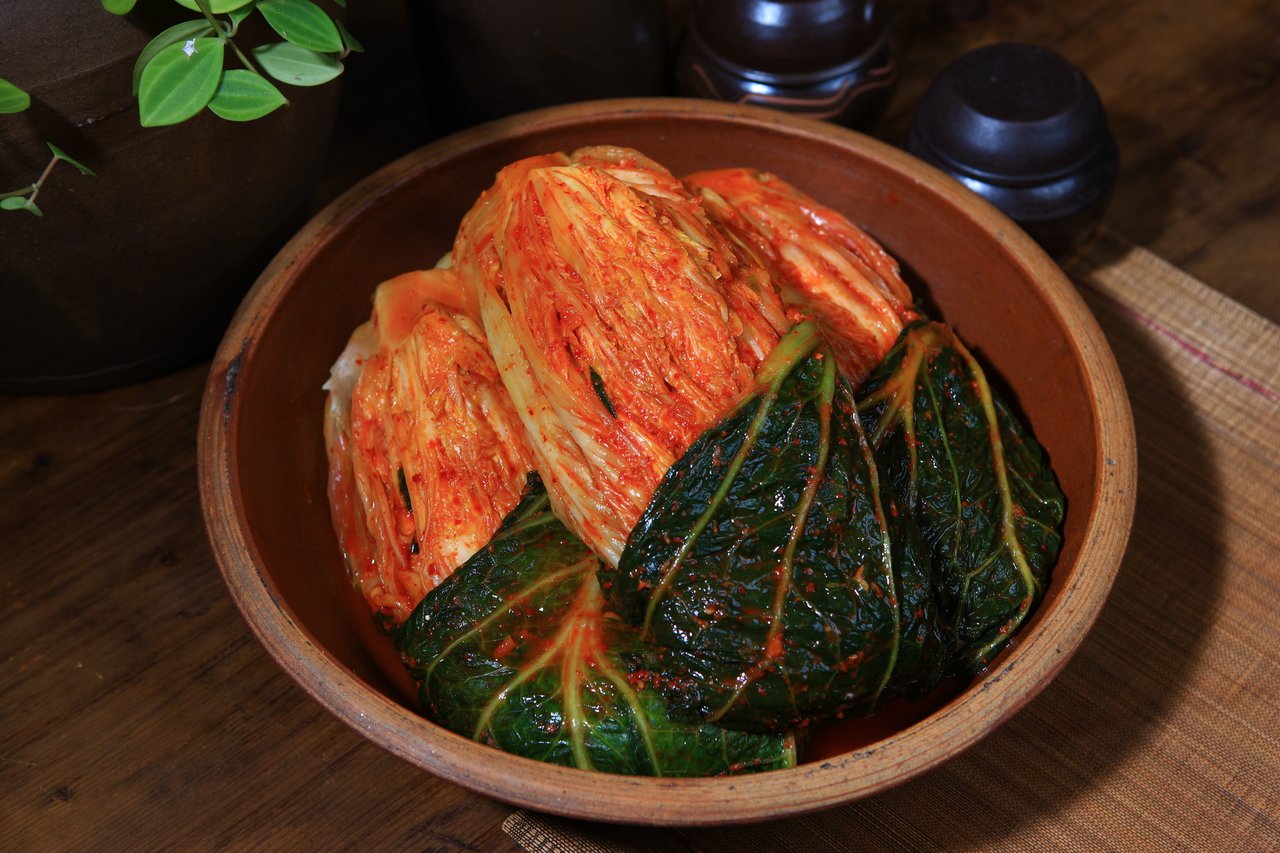 Pogi-kimchi (whole fermented heads)