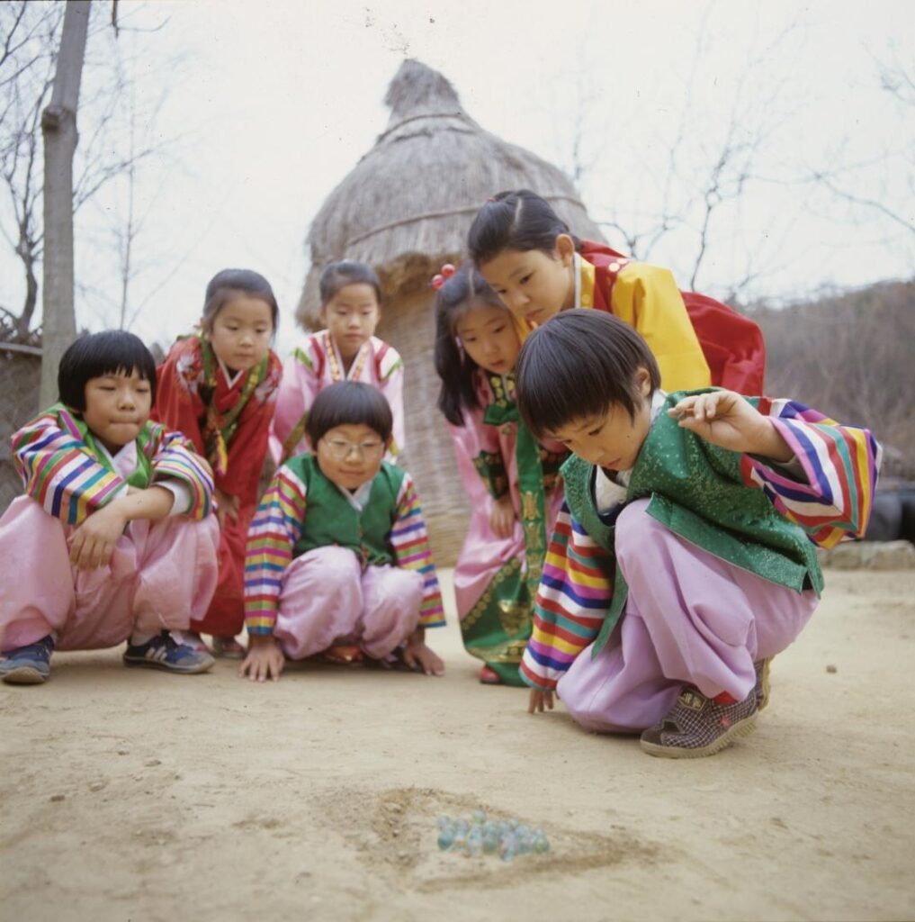 Guseul-chigi (Marbles)