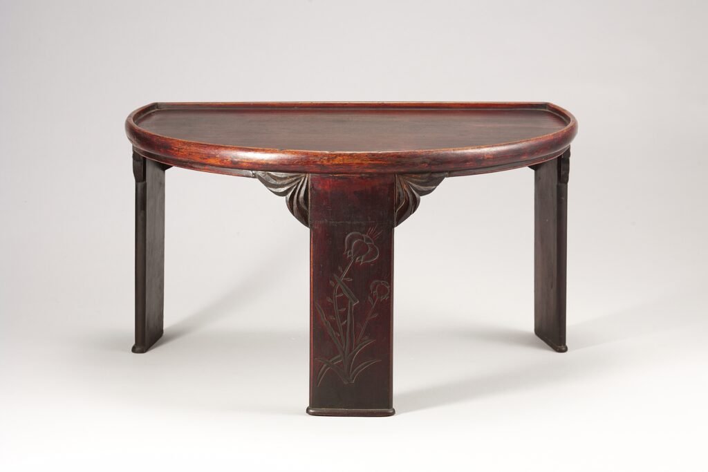 Banwolban (Half-moon shaped traditional small table)