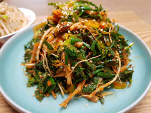 5 Korean Spring Greens You Can Forage Locally