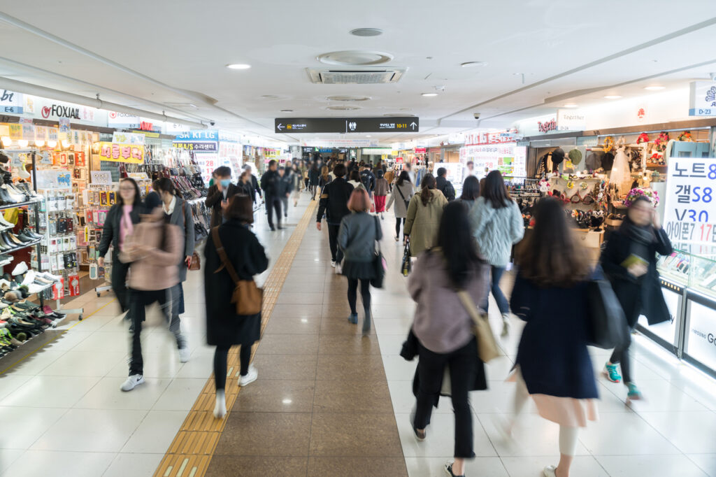 Guide to Clothes Shopping in South Korea for Tourists