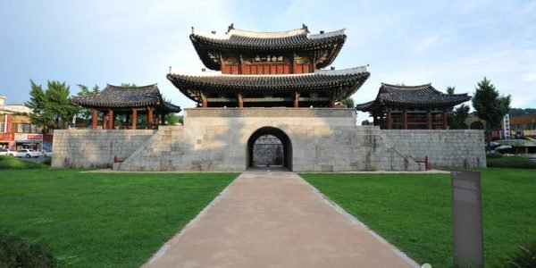 Discover Jeonju: Hanok Village, Historic Heart, and Traditional Crafts